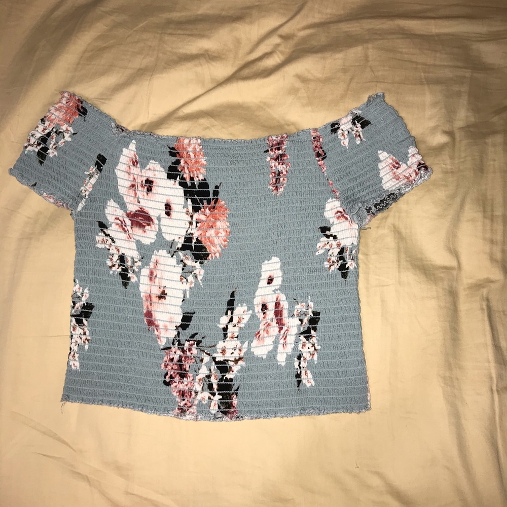 💕 Off the shoulder crop top